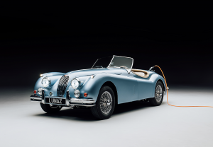 Дейвид Бекъм подарява Jaguar от 1954г. на сина си като Сватбен подарък