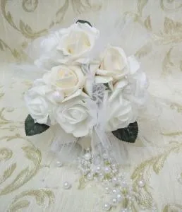 Букет с рози, модел F048 Букет с рози, модел F048