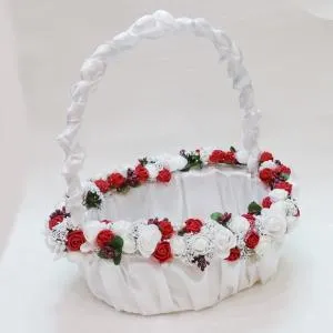 Кошничка за късмети с червени рози, модел KH046