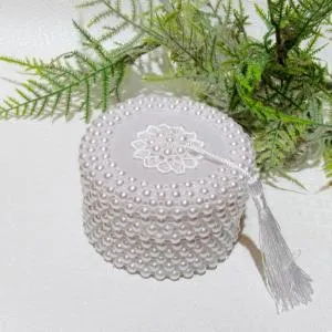 Кутийка за халки с перли, модел K036 Кутийка за халки с перли, модел K036