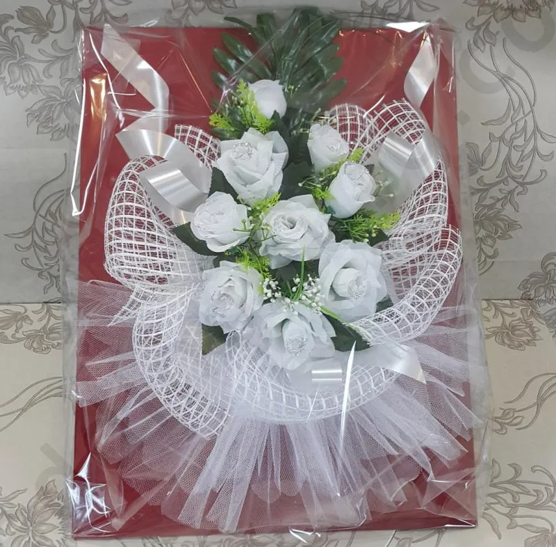 Сватбена украса за кола с разкошни цветя, модел CD022